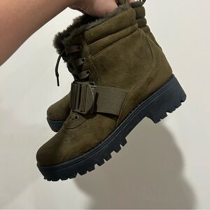 Rouge! Olive Lace-Up Winter Boots